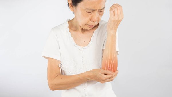 掰手腕后胳膊肘疼怎么办