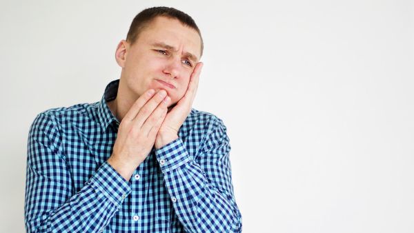 腮腺肿瘤有哪些症状​