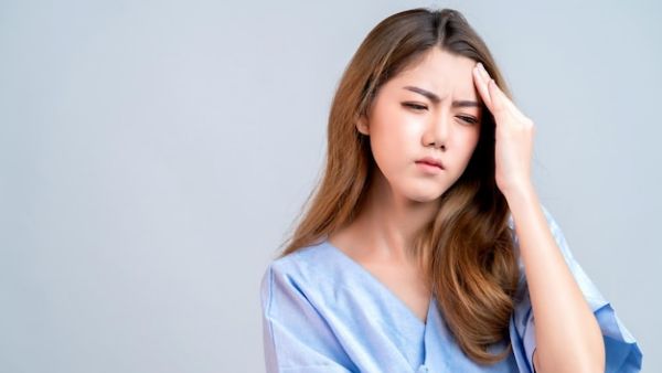 头上长了个包摸上去有点疼是什么原因