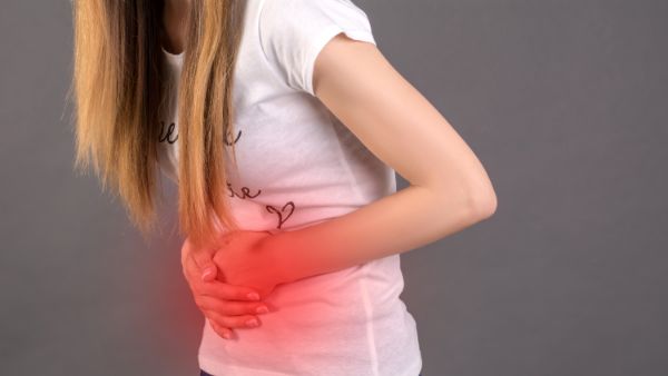 女性左边腹部侧面疼痛怎么回事