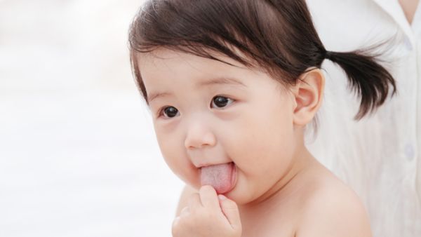 一岁半宝宝呕吐拉肚子是什么原因引起的