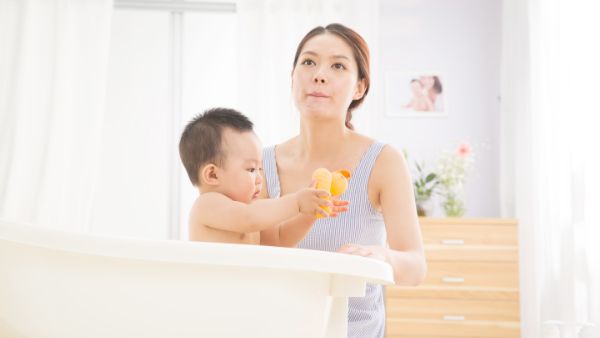 宝宝头上体温正常，脖子的温度却很高怎么回事