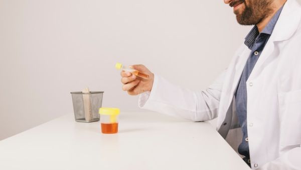 尿尿有汽油味要警惕什么