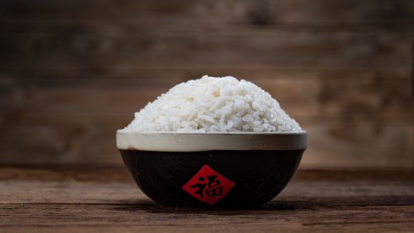 空腹吃饭对身体有害吗