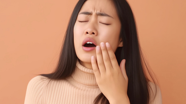 嘴上起水疱是什么原因引起的
