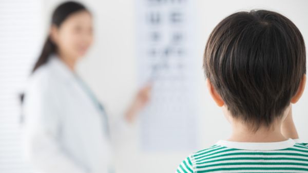 孩子视力下降该如何防控