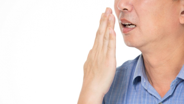 口臭的原因是什么如何去除口臭