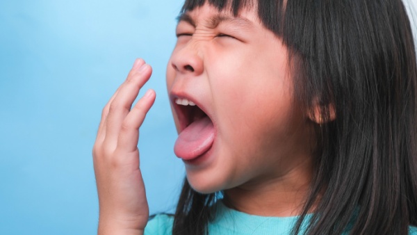 孩子早起口臭是什么原因引起的