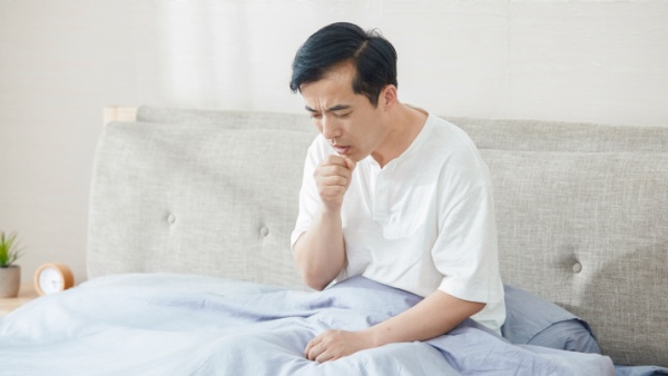 咽炎老咳嗽怎么治疗