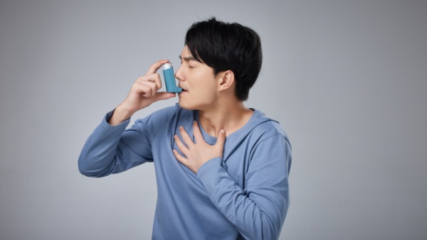 哮喘吸入剂怎么正确使用
