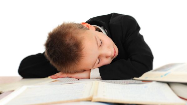 孩子睡觉睡不踏实是怎么回事