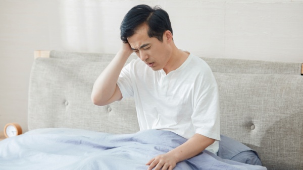 甲亢白天嗜睡晚上失眠怎么回事怎么办