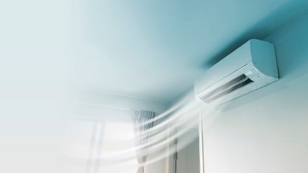 感冒发烧能吹空调吗