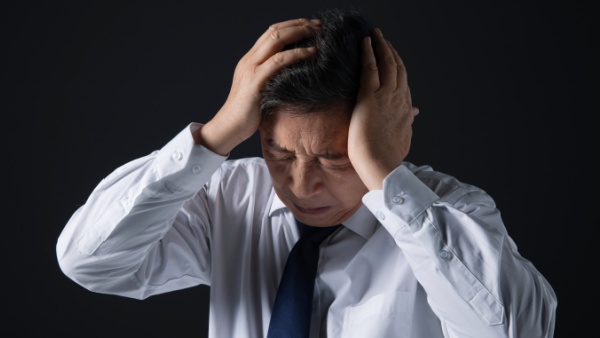 老人低压低头晕怎么办
