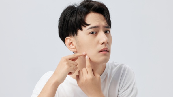 脸上有很多痘痘能做光子嫩肤吗