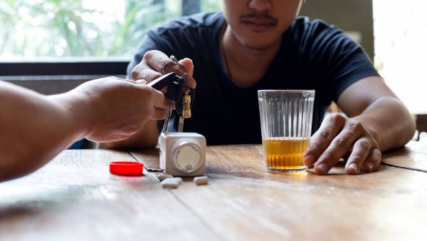 为什么喝完酒第二天头晕