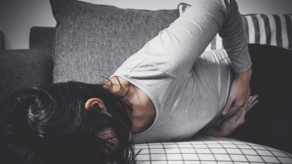 女人小腹坠痛还很瞌睡怎么回事