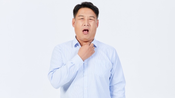 秋天干燥嗓子不舒服怎么回事怎么办