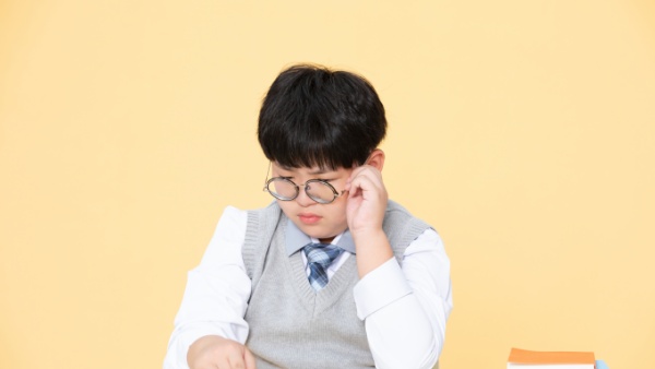 5岁儿童近视如何恢复视力
