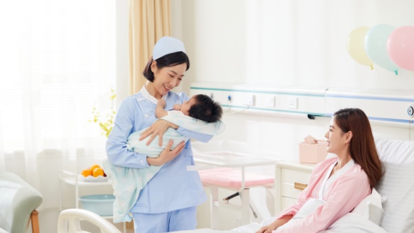 月子里发烧是什么原因引起的