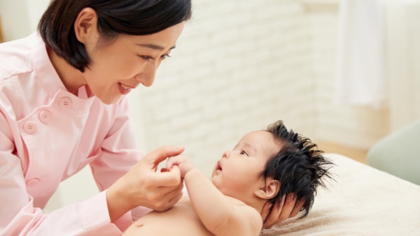 4岁的婴儿嘴里有酸味是怎么回事