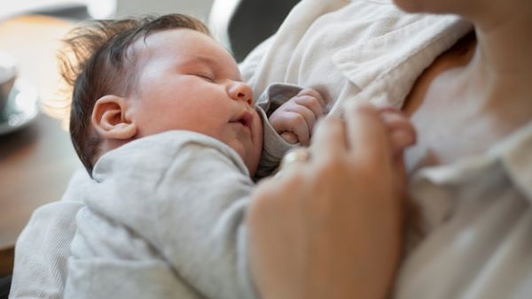 孩子睡觉前贴银胡感冒散可以吗