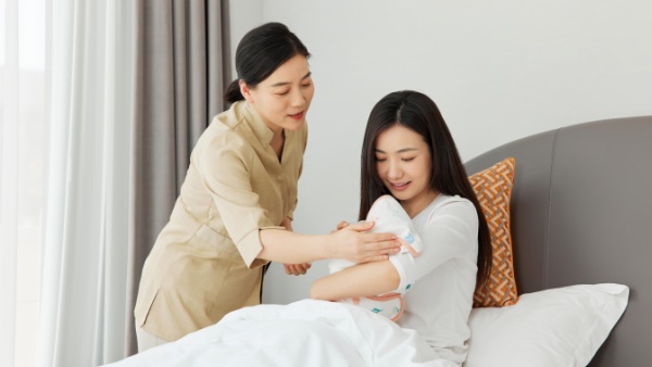 产后漏奶怎么解决​