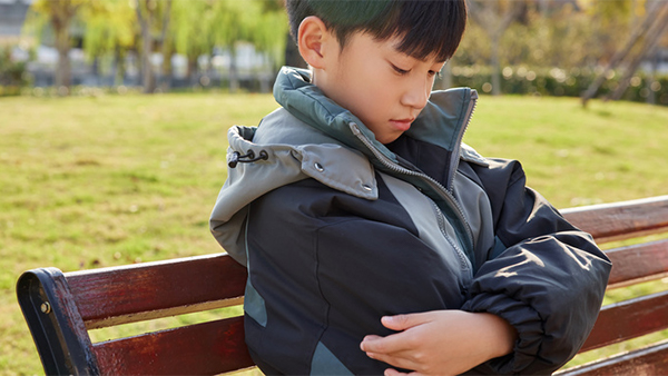 小男孩长胡子是什么原因