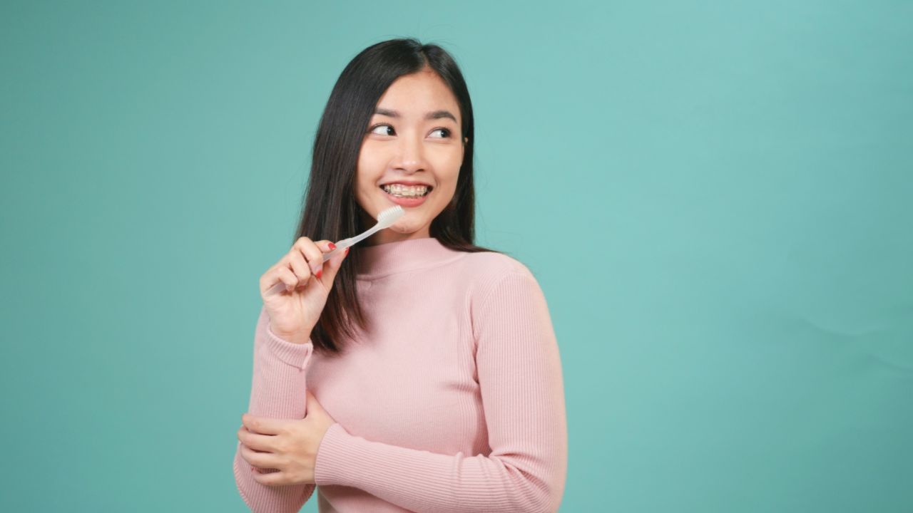 刷牙或吃完饭易恶心想吐是怎么回事该怎么办