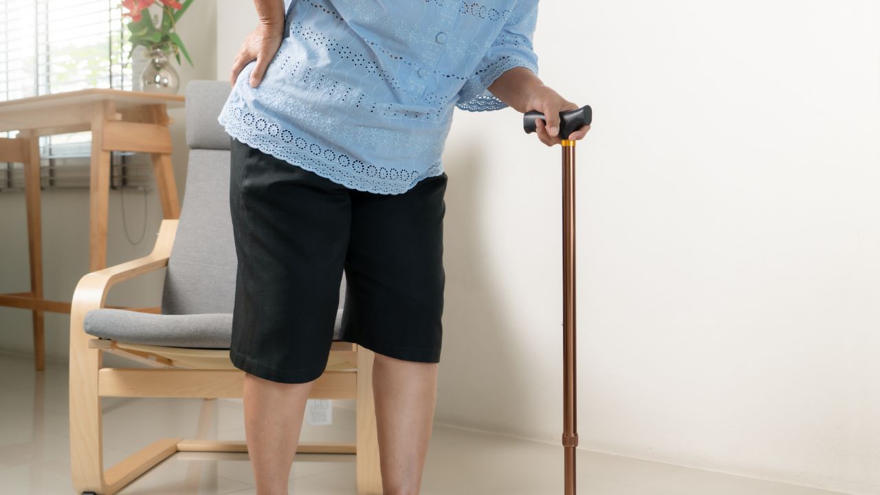 突然腰中间疼痛特别严重怎么办