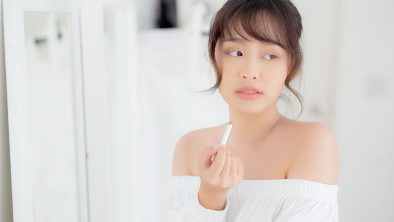 嘴上起水疱是什么原因引起的