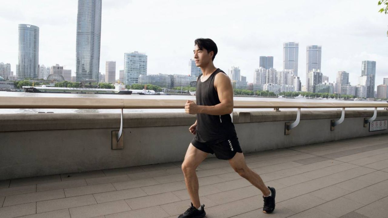 男生穿裤子裤裆总是很突出怎么回事怎么办
