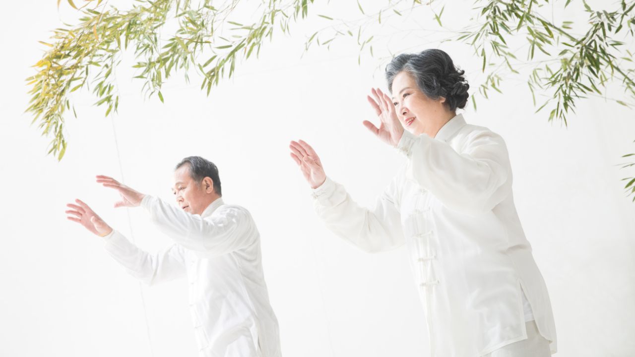 钠低是什么原因造成的