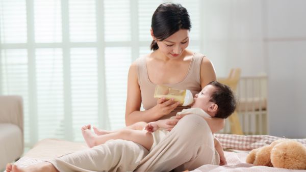 5个多月大的宝宝晚上睡不着觉是怎么回事
