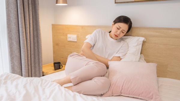 老婆痛经痛到哭了怎么办