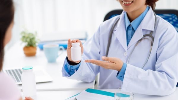 盐酸氟桂利嗪口服溶液由哪些成分组成