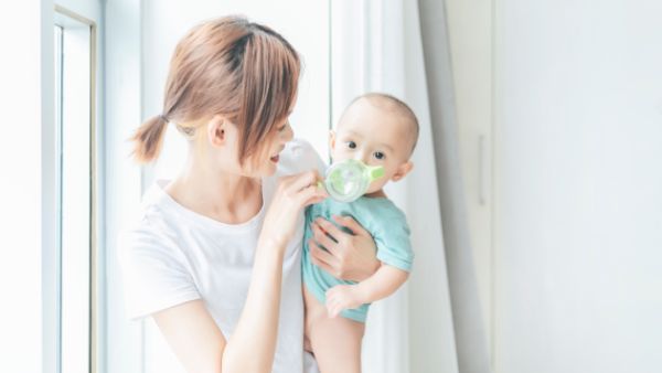 婴儿呛奶是什么原因​