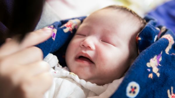 宝宝六个月拉肚子发烧怎么办