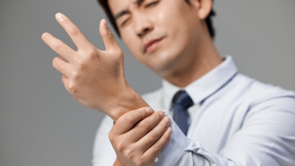 手腕神经痛怎么办