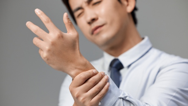 手腕神经损伤怎么恢复