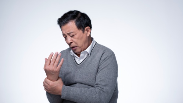 腕舟骨骨折有什么症状