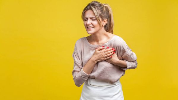 乳房有点痒怎么回事