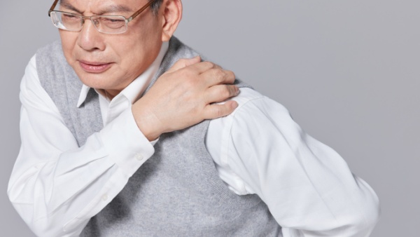 肩头骨刺怎么回事，怎么办