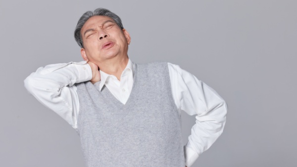 颈椎引起脖子和肩膀难受怎么办