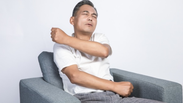 阴囊唇内侧长了个小痘痘很痒怎么回事