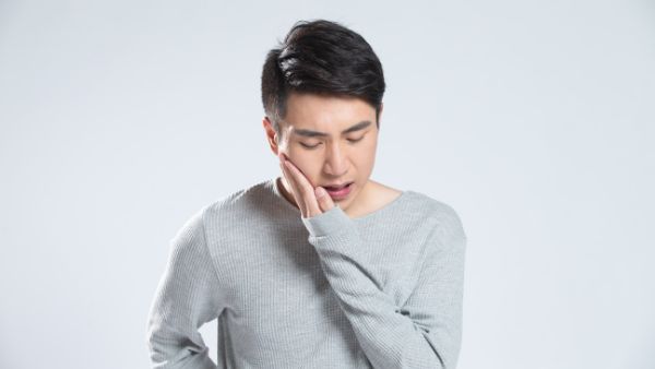 急性牙髓炎不吃药一般疼几天