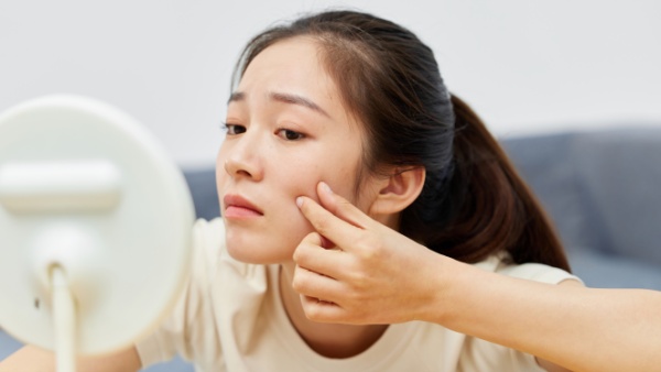 如何调理内分泌失调引起的痘痘