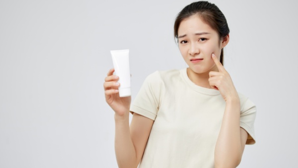 白带黄黏稠是怎么回事