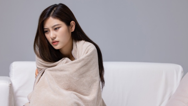 身体发冷出虚汗怎么回事