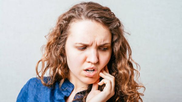 脸上痒是怎么回事，用什么药